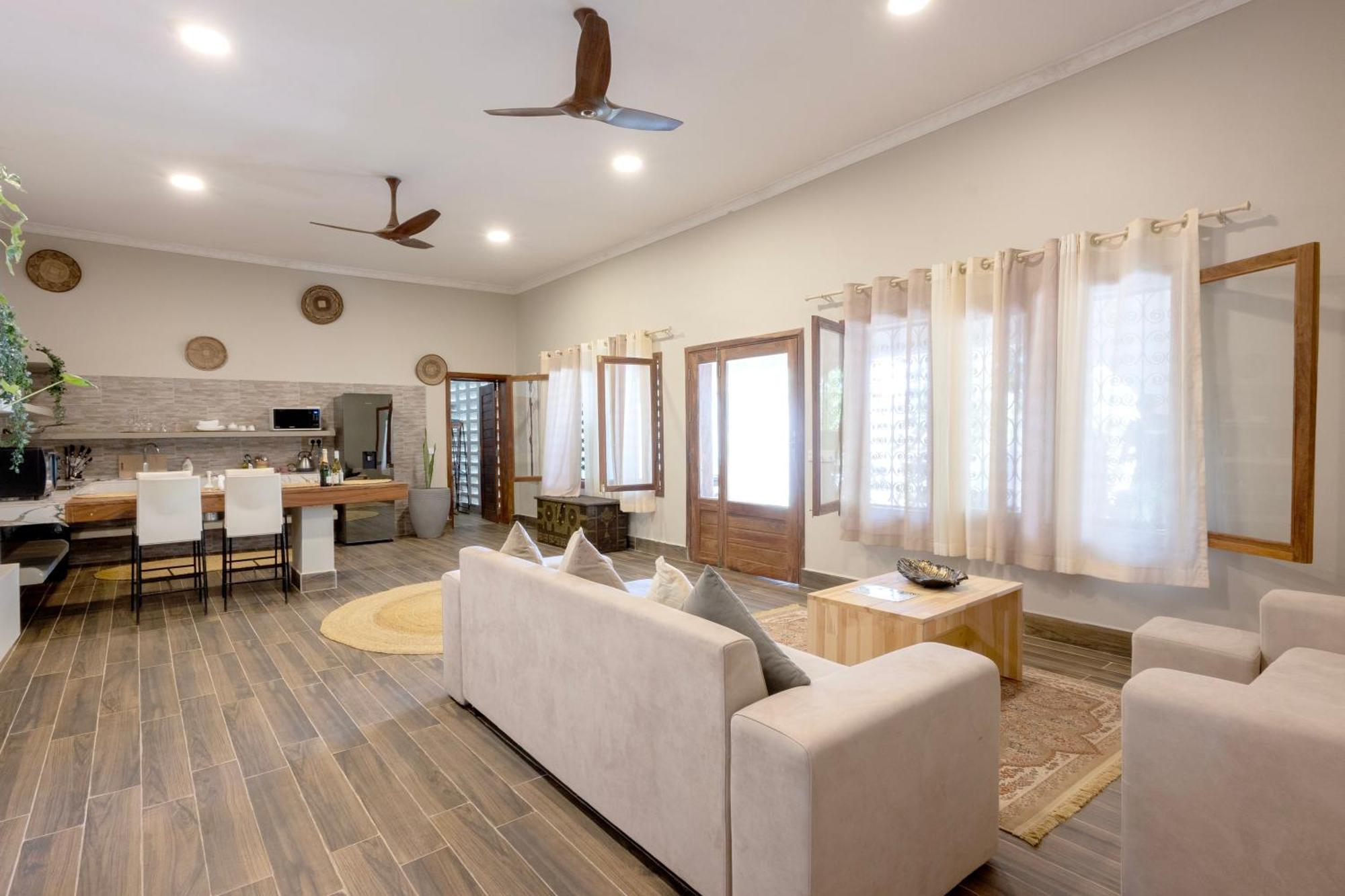 בווג'ו Rori Private Luxury Villas מראה חיצוני תמונה